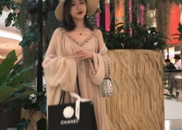 网红阿沁很有钱,揭秘财富背后的生活