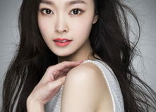 霍娜 个人资料,才华横溢的艺术家，人生轨迹与成就概览